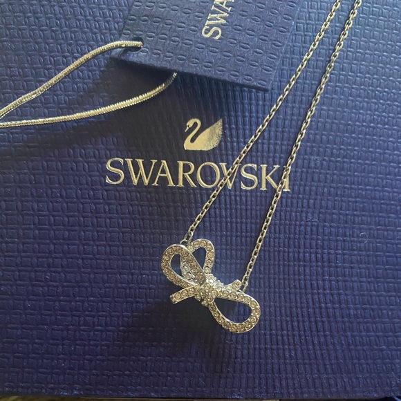 Swarovski bow necklace - Picture 4 of 4